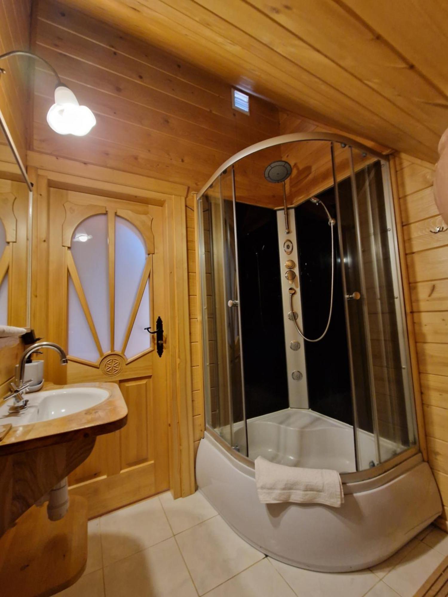 Dom Letnisowkowy Basiowka Holiday home *